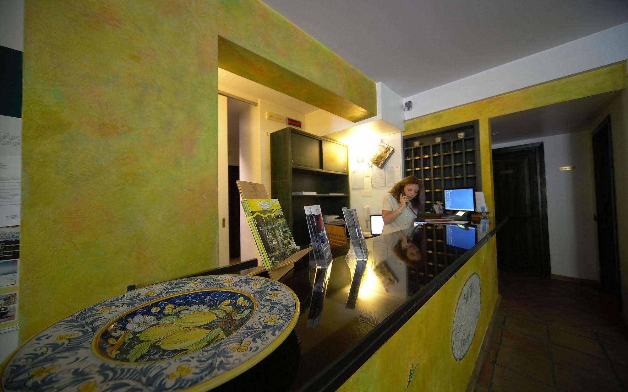 Hotel Borgo Verde Catania Exterior photo